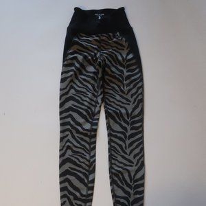 NWT Womens Year of Ours Gray Black Tiger Studio Leggings XS *